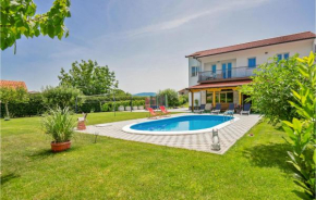 3 Bedroom Lovely Home In Glavina Donja